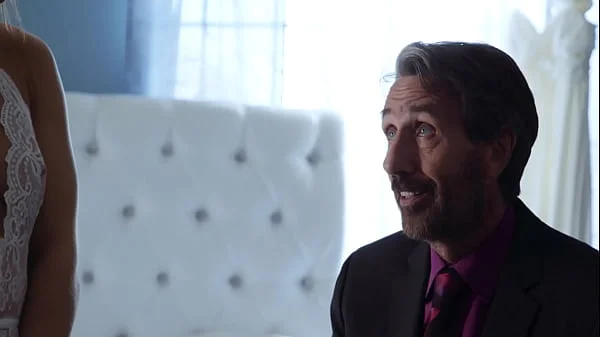 Stepdaughter Needs To Be More Experienced - Steve Holmes, Paige Owens