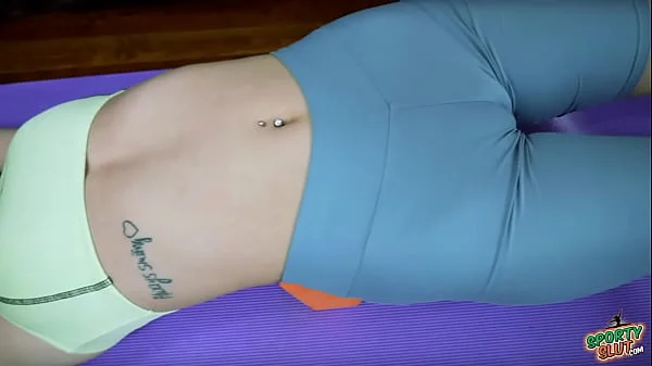 Bubble Butt Sexy Cameltoe In Tight Yoga Pants Hot Latina Babe!