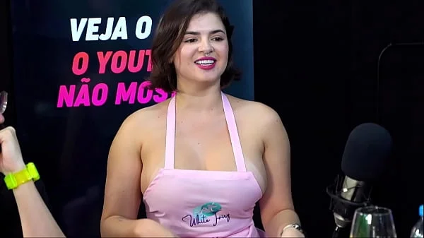 White fairy voltou no podcast e ficou peladinha