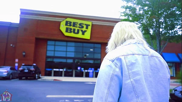 Mz Dani Meets Geek Squad Member At Best Buy And Invites Him Over To Repair More Than Her TV