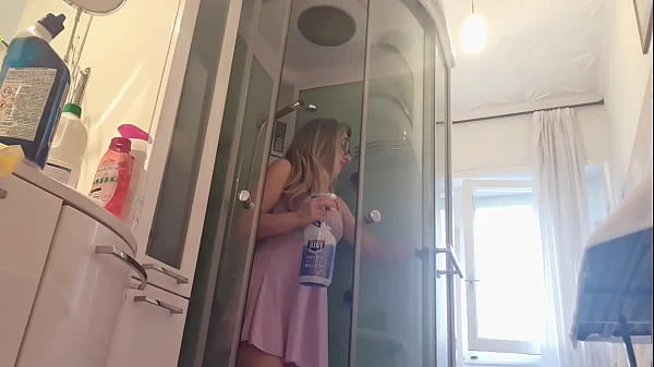 gostando limpando a casa do vizinho