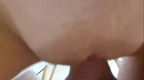 Tirei a calcinha da ruiva, chupei o seu cu e depois meti na buceta dela até eu gozar muita porra no seu clitóris tesudo