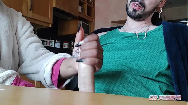 MASTURBEI O MELHOR AMIGO DO MEU MARIDO E DEIXEI ELE FILMAR SEM O CORNO SABER