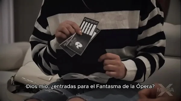 le regalo mi coño a mi padrastro. sub español. ver completo en: pornsuborg