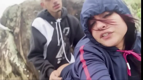 Novinha rabuda é pega no flagra na praia