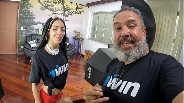 Entre um intervalo e outro ela quer dar o cú - Keiko Chan