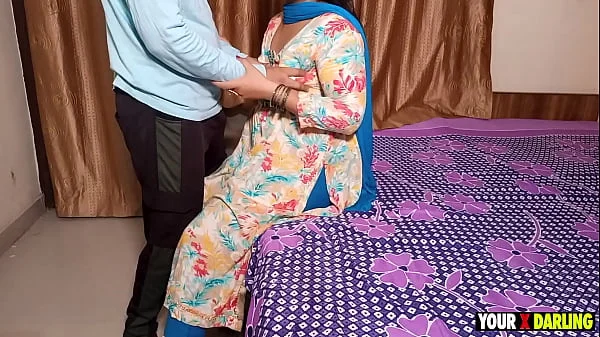 Saggi Mausi Ko Porn Video Dikha Ke Pel Diya Londe Ne Sahi Khel Gaya