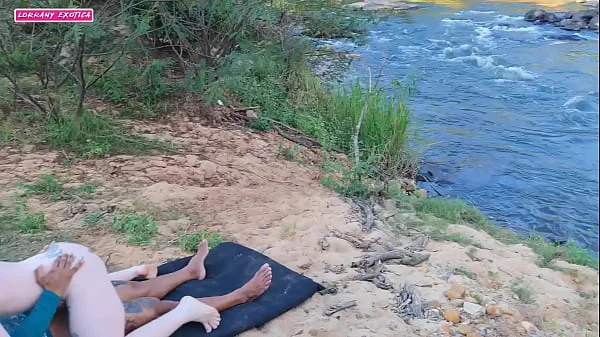 Aproveitei que meu marido foi pra o trabalho e fui com meu amante pro mato fazer aquele sexo bem selvagem