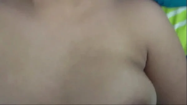 mi linda novia, en sexy pijama, depierta caliente y me ofrece su culito apretado
