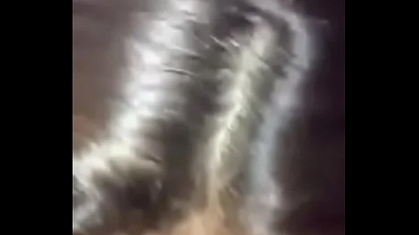 What is her name ? Amateur's tries to deepthroat