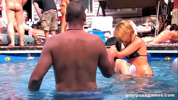 Squirting Summer Madness