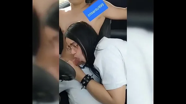 Linda Chica No Tiene Para Pagar Al Taxista Y Ofrece Hacer Una Mamada.