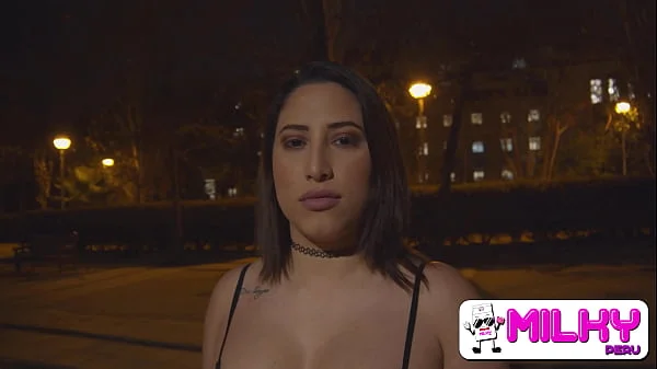 Te volveré famosa!! Con un poco de mentiras y dinero conseguí follar una venezolana de culo enorme - Adara Love