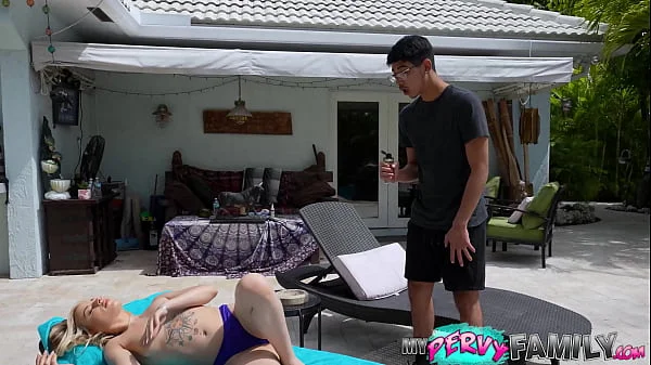 Slutty Stepsister Puts Out and Swallows to Hide Her Secret! - Anna Claire Clouds -