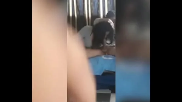 Mi Vecina le encanta jugar con mi Pene, Lo Pajea y Mama hasta no poder más