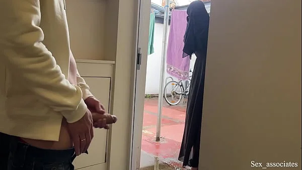 Publick Dick Flashing. I pull out my dick in front of a young pregnant muslim neighbor in niqab